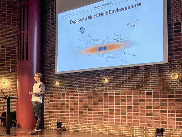 Thomas presenting his work during the IDA PhD Prize ceremony.